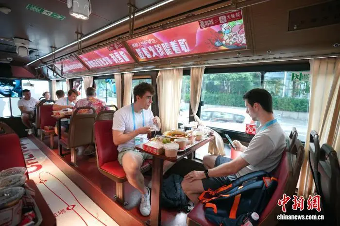 叶夫赫妮娅, 碰撞更添趣, 妙酸甜的鱼